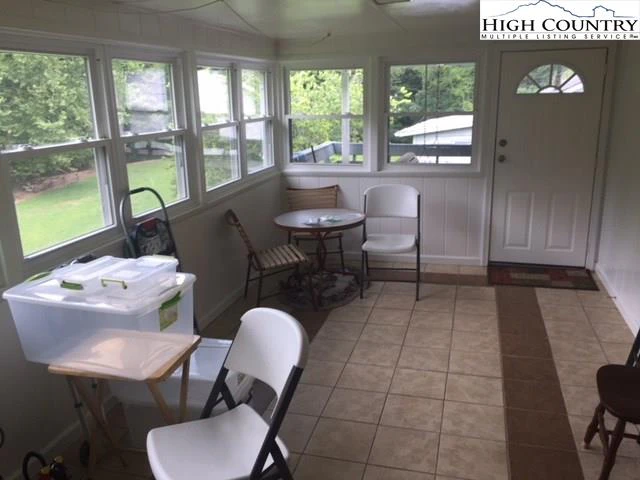 Image number 7 for the current listing