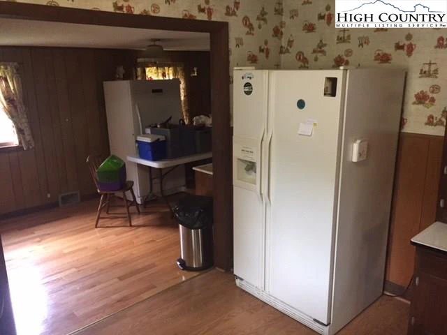 Image number 2 for the current listing