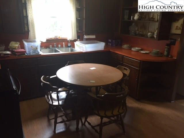 Image number 12 for the current listing