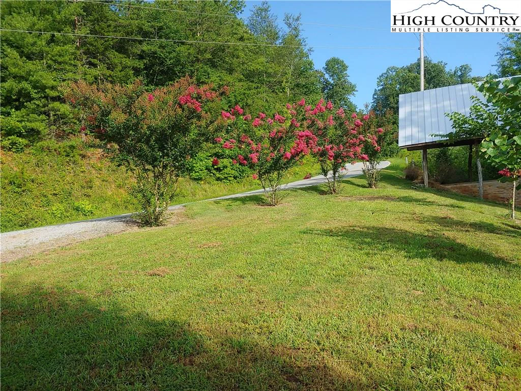Image number 27 for the current listing