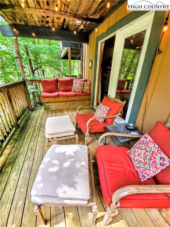 Image number 9 for the current listing