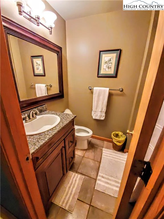 Image number 15 for the current listing