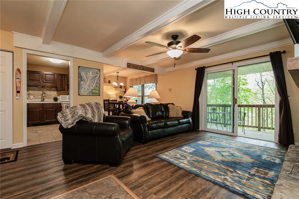 Image number 1 for the current listing