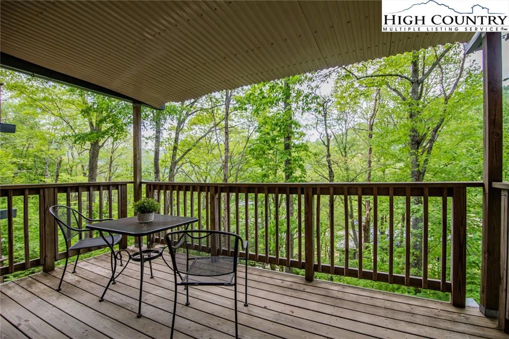 Image number 7 for the current listing