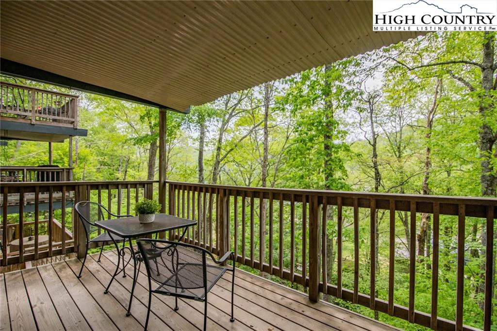 Image number 8 for the current listing