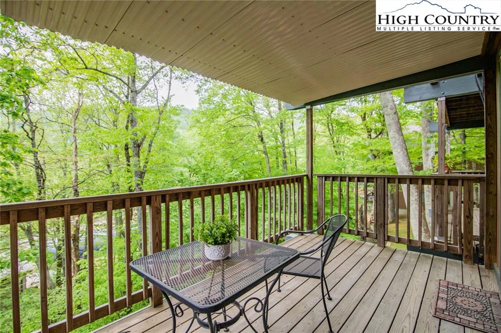Image number 9 for the current listing