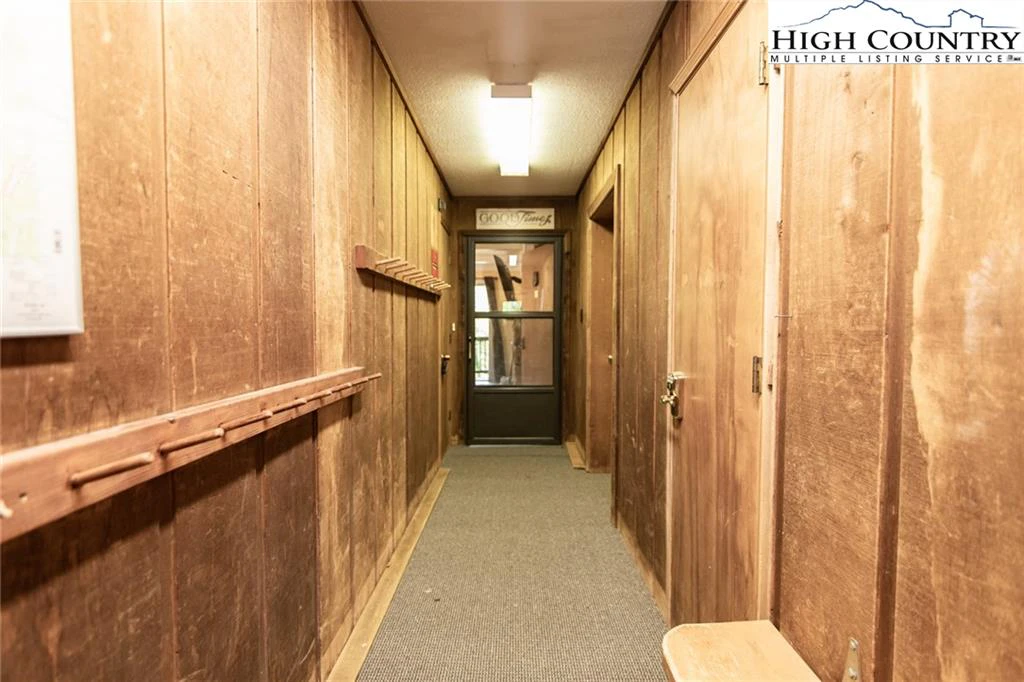 Image number 13 for the current listing