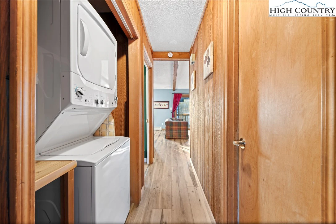 Image number 5 for the current listing