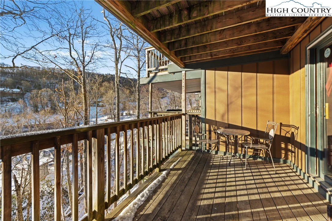 Image number 9 for the current listing
