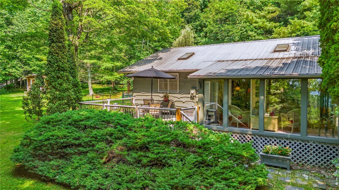 Image number 2 for the current listing