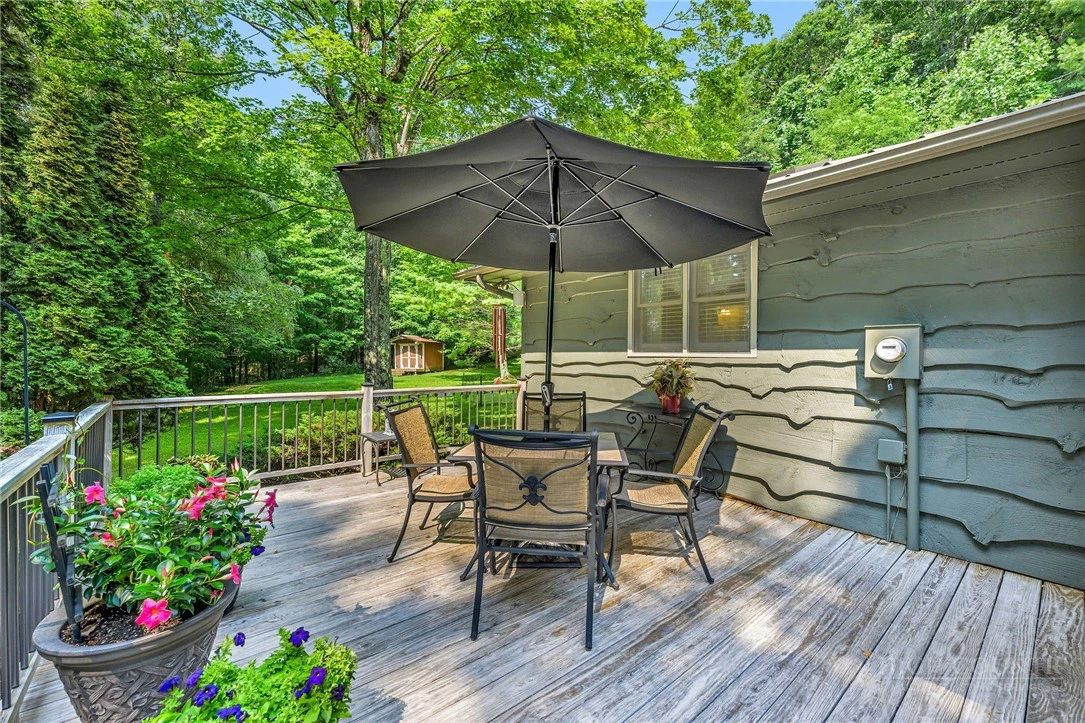 Image number 18 for the current listing