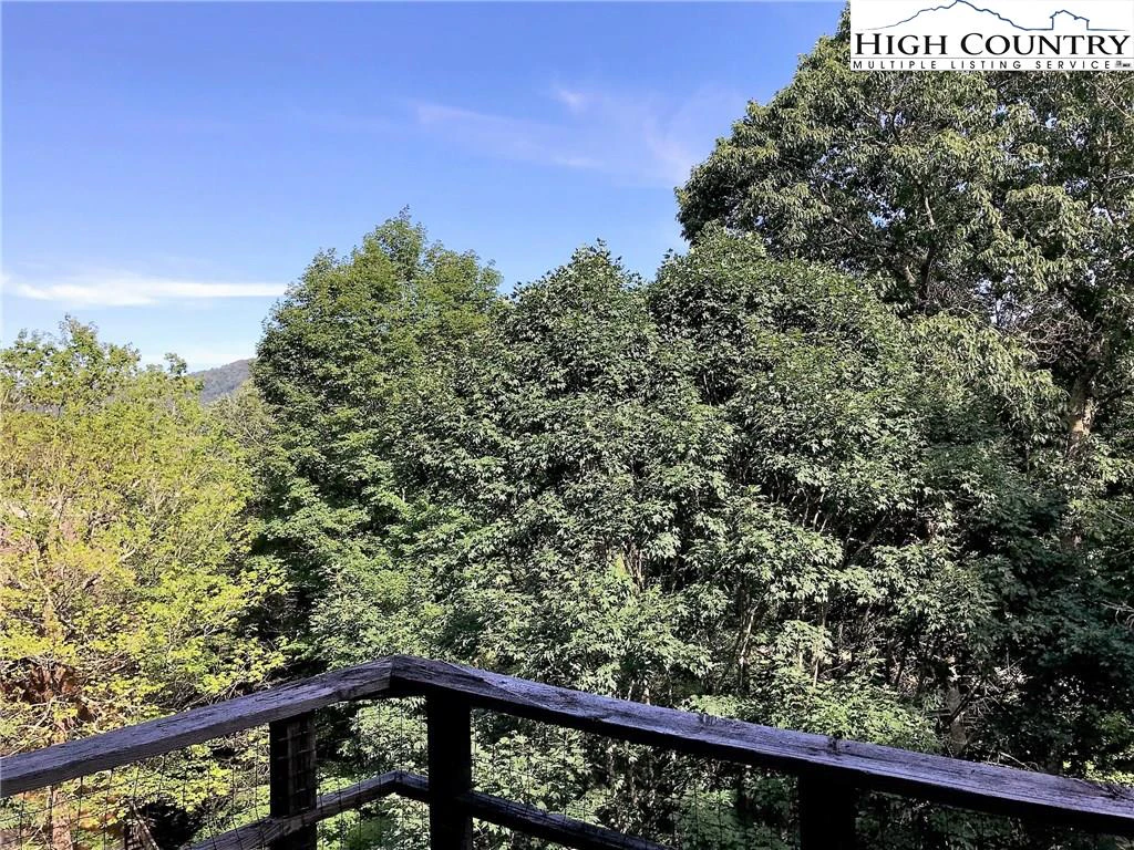 Image number 3 for the current listing