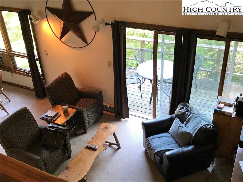 Image number 19 for the current listing