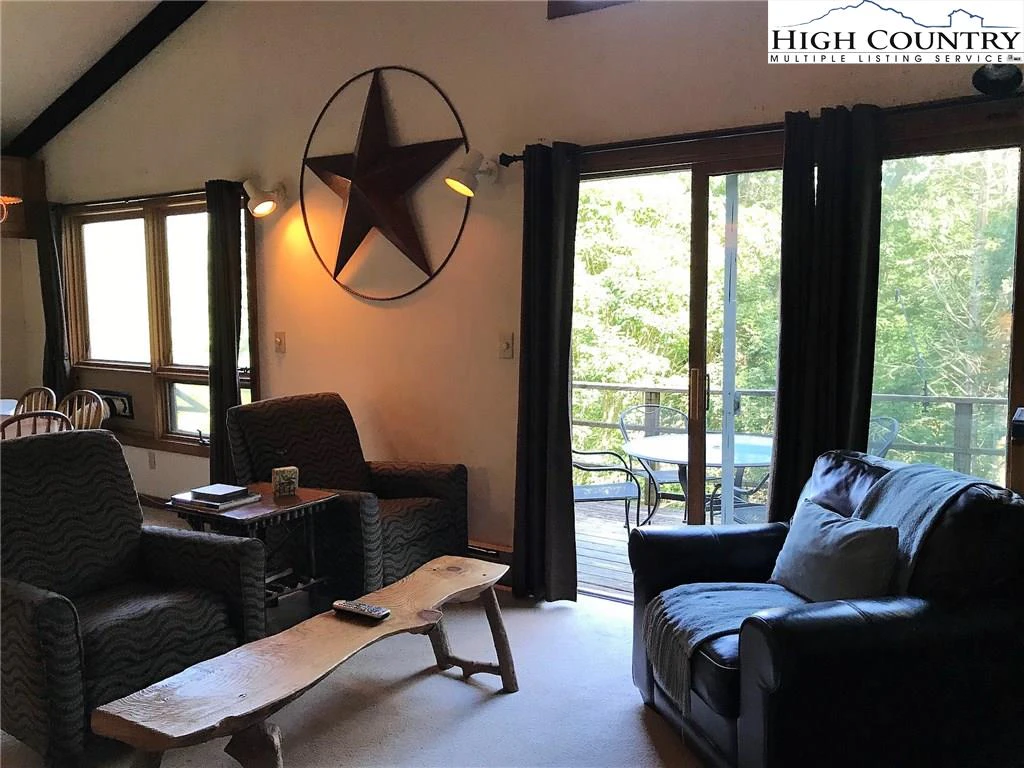 Image number 18 for the current listing