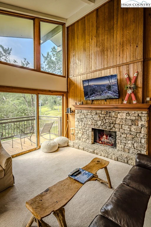 Image number 20 for the current listing