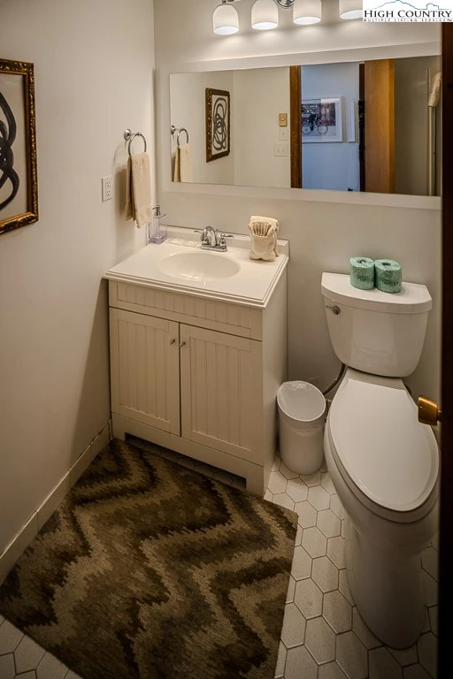 Image number 8 for the current listing