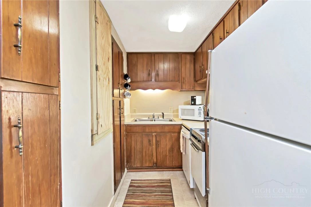 Image number 7 for the current listing