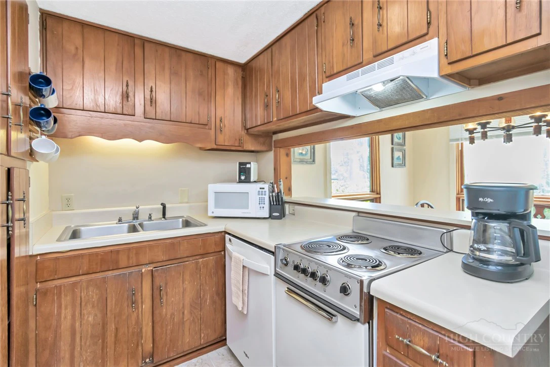 Image number 8 for the current listing
