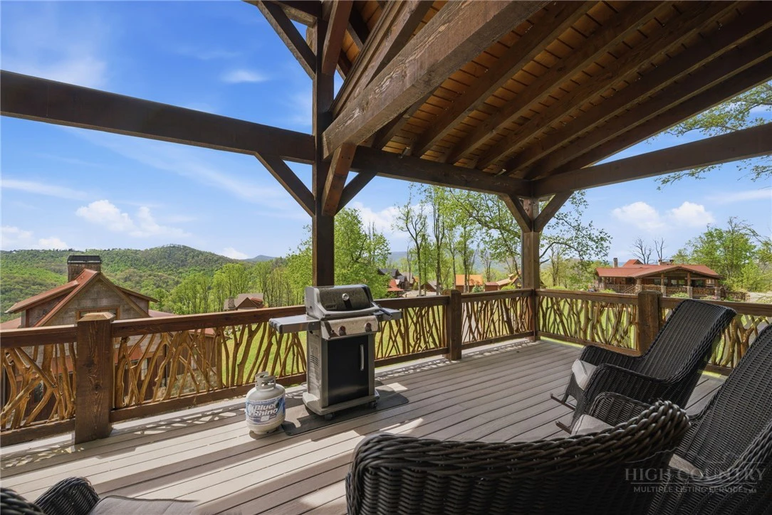 Image number 16 for the current listing