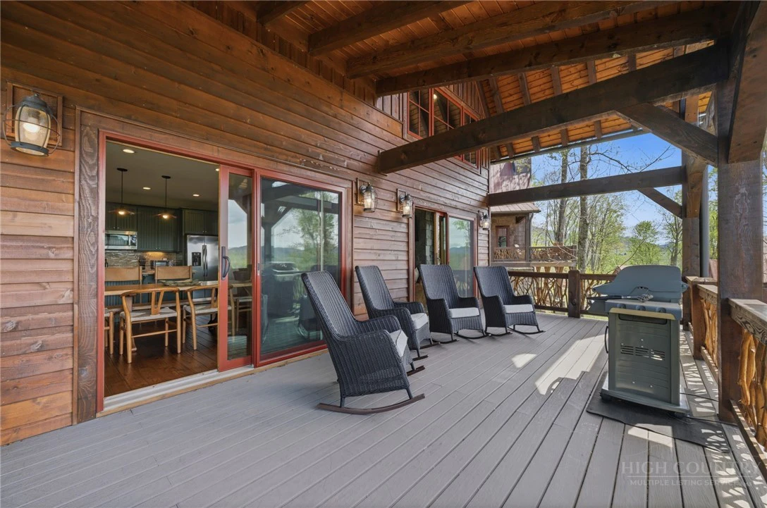 Image number 17 for the current listing