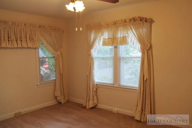 Image number 15 for the current listing