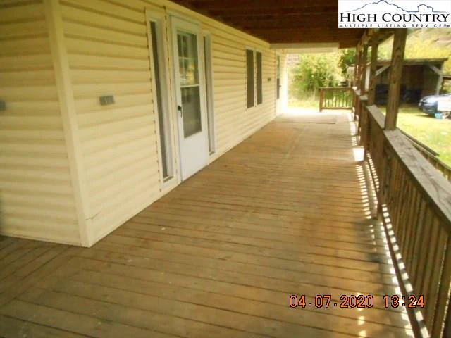Image number 4 for the current listing