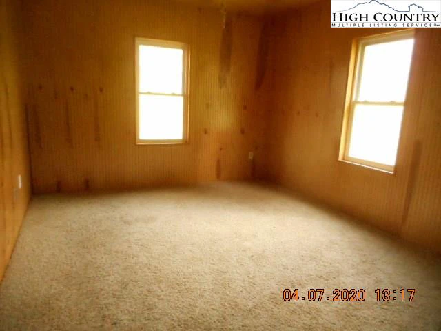 Image number 5 for the current listing