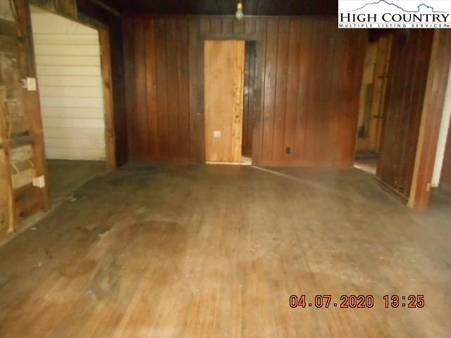 Image number 6 for the current listing