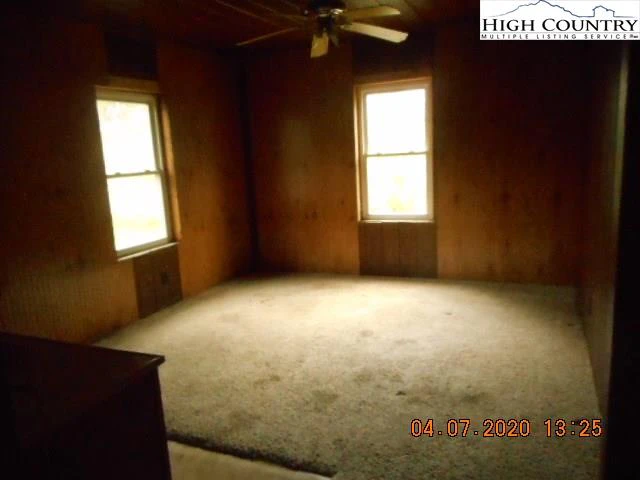 Image number 8 for the current listing