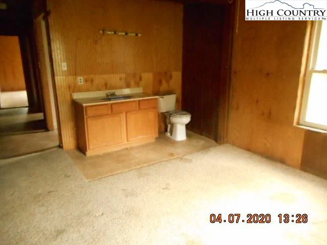 Image number 9 for the current listing