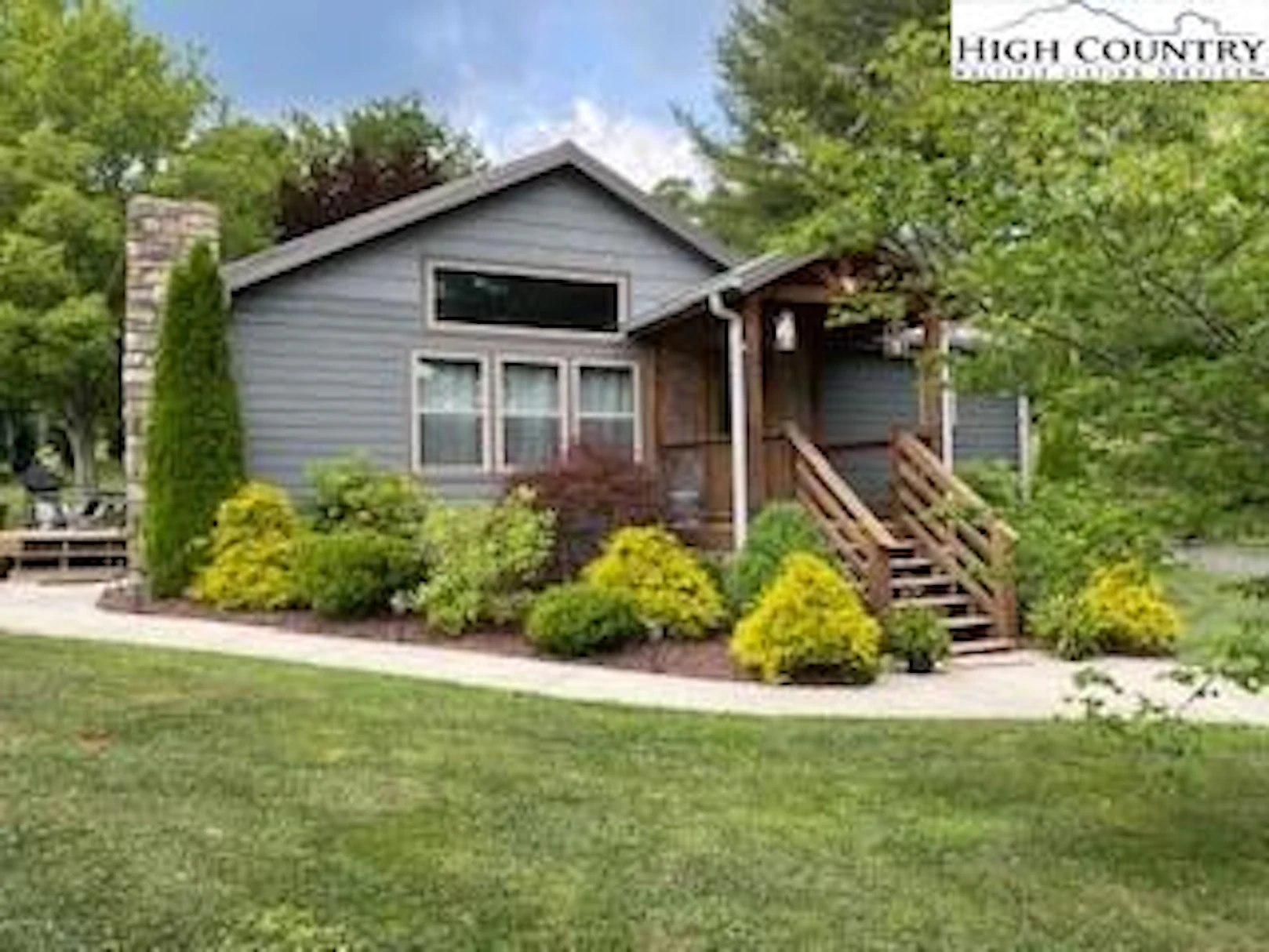 Image number 1 for the current listing