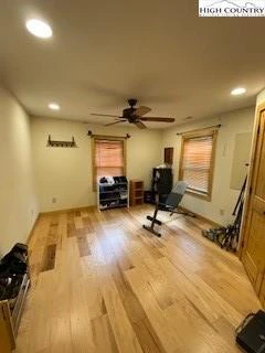 Image number 7 for the current listing