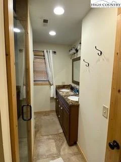 Image number 2 for the current listing