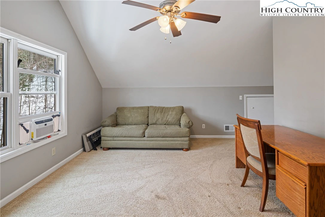 Image number 5 for the current listing