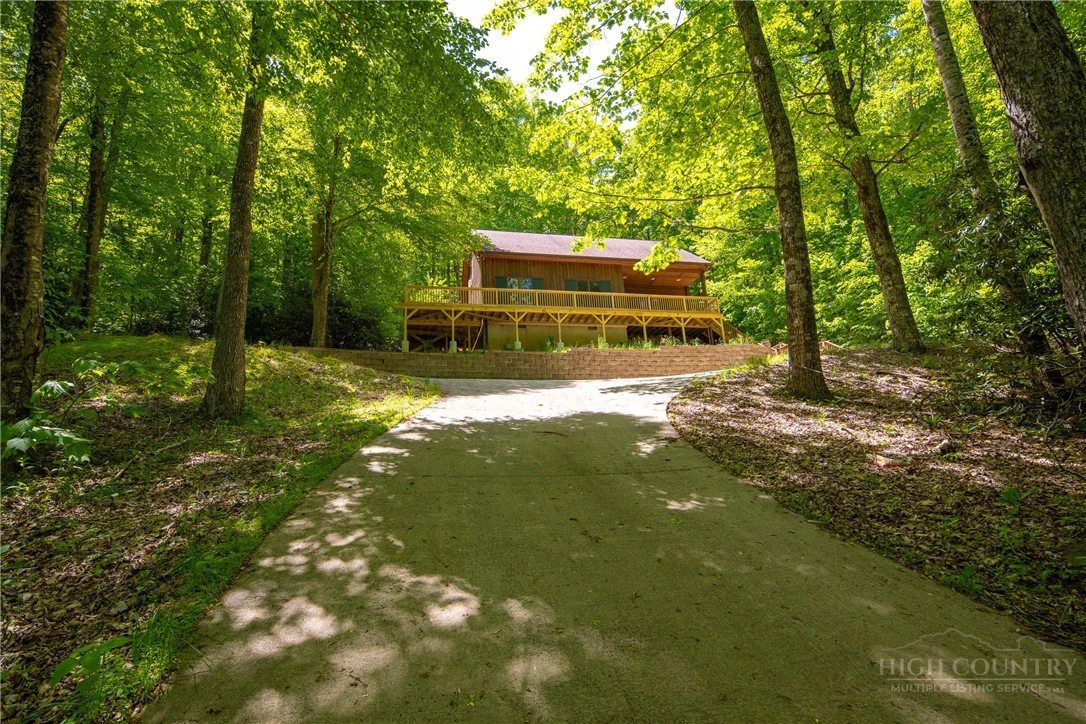 Image number 17 for the current listing
