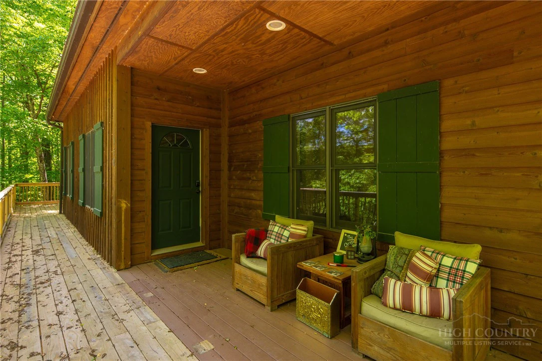 Image number 11 for the current listing