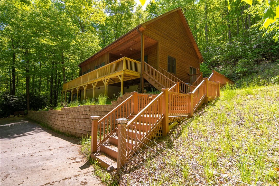Image number 14 for the current listing