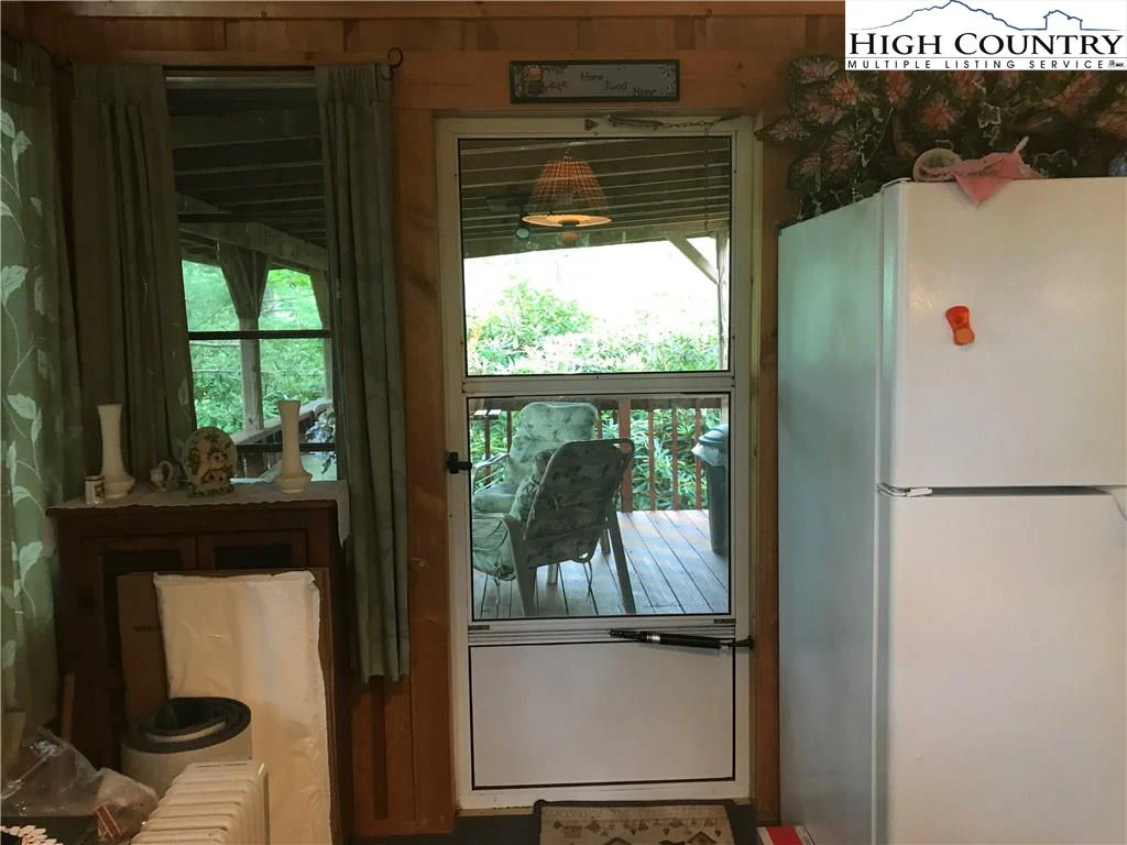 Image number 3 for the current listing