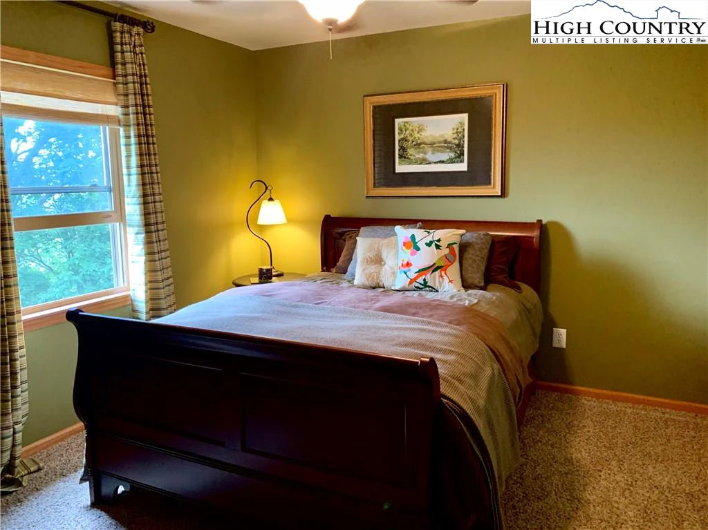Image number 6 for the current listing