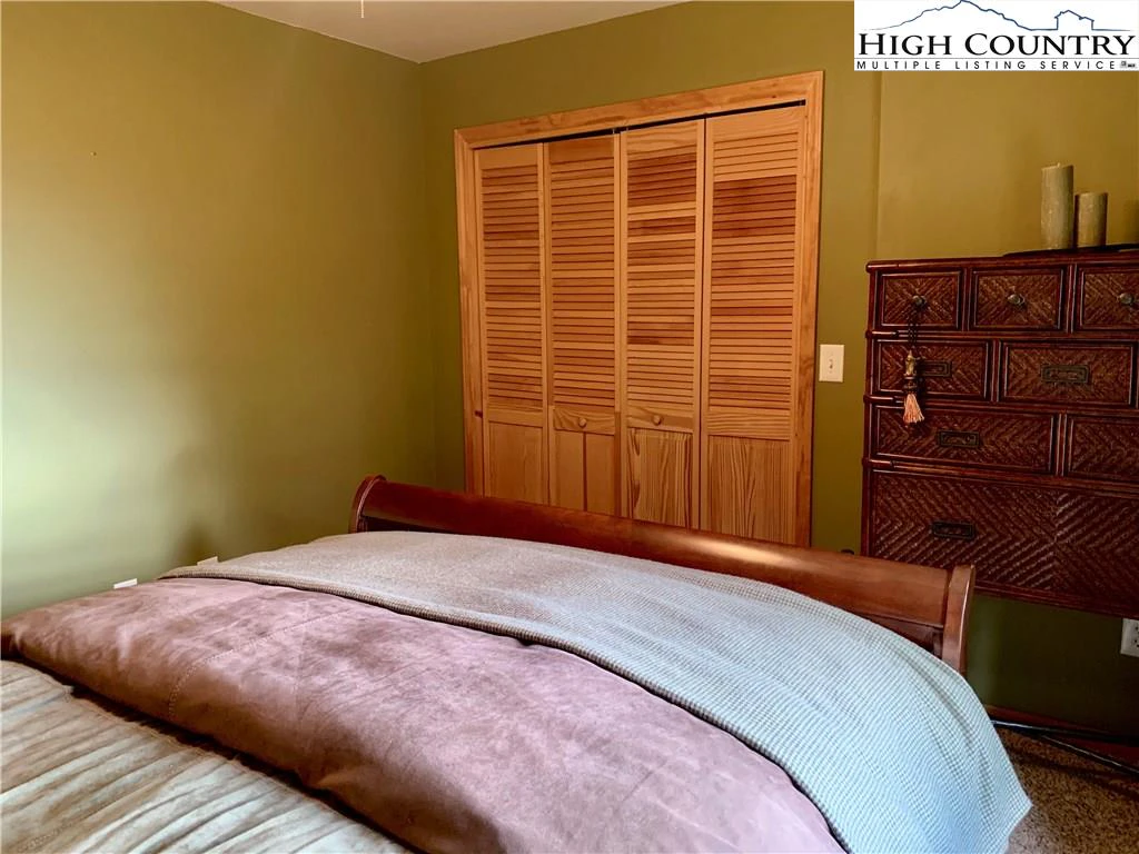 Image number 7 for the current listing