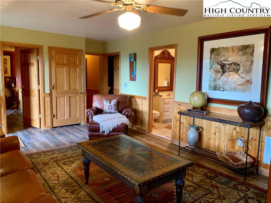 Image number 10 for the current listing