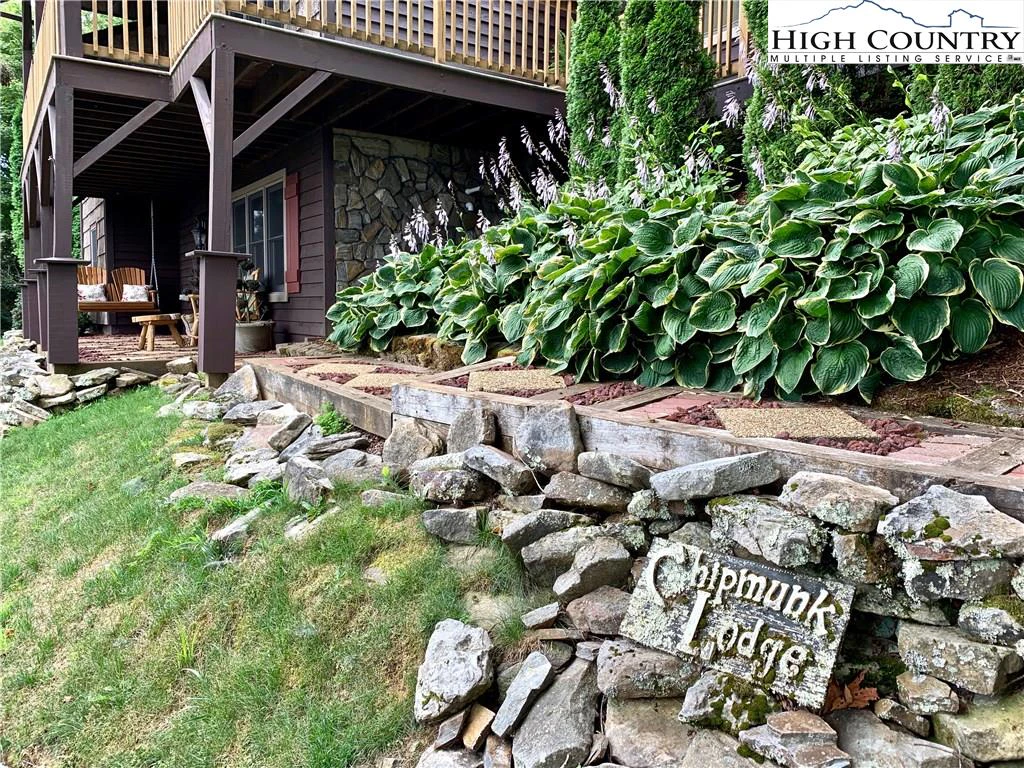 Image number 18 for the current listing