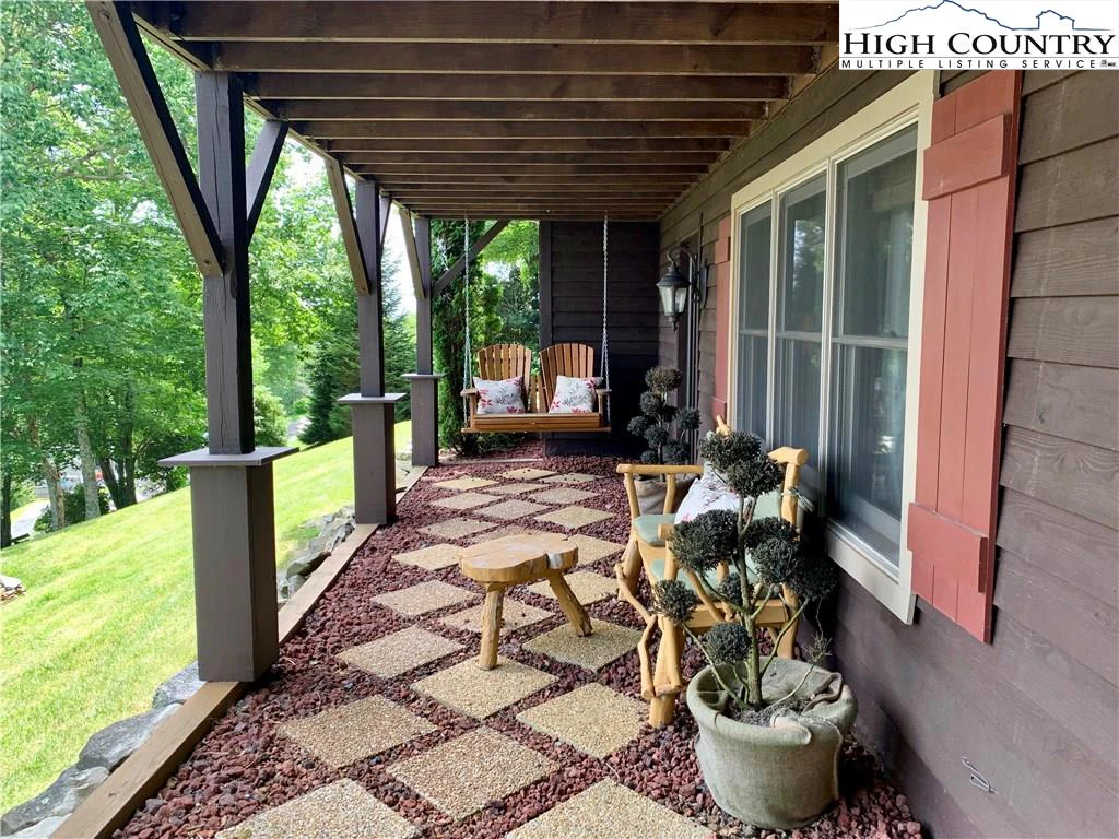 Image number 19 for the current listing