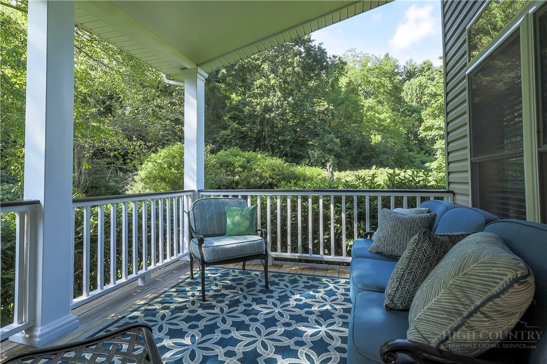 Image number 16 for the current listing