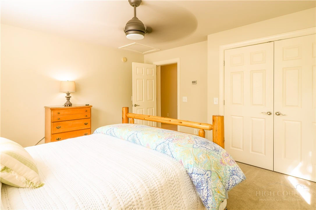 Image number 9 for the current listing