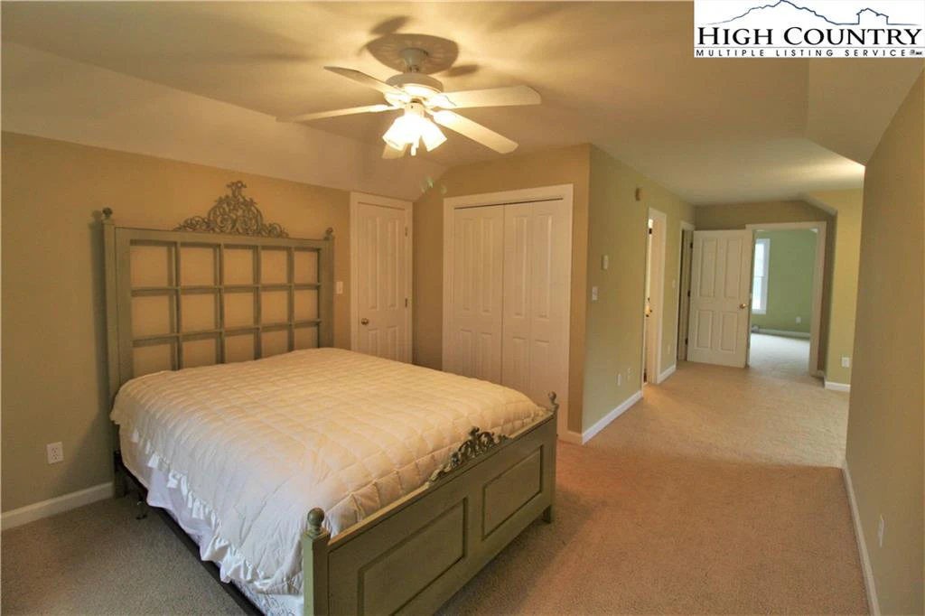 Image number 9 for the current listing