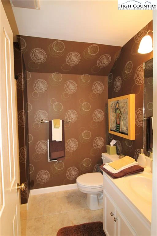Image number 2 for the current listing