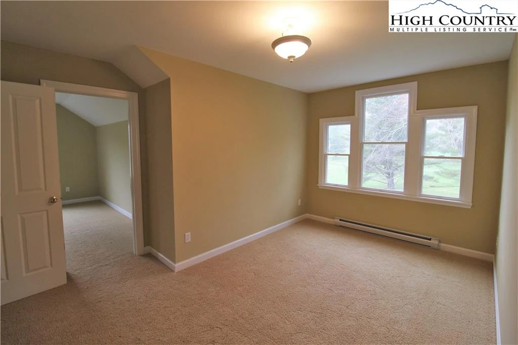Image number 12 for the current listing