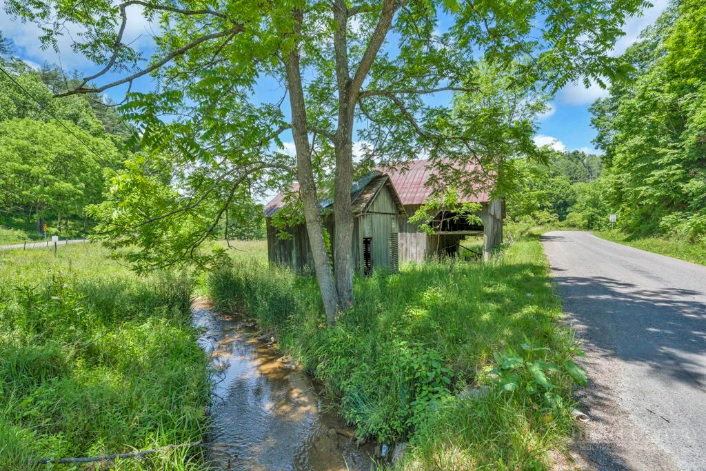 Image number 22 for the current listing