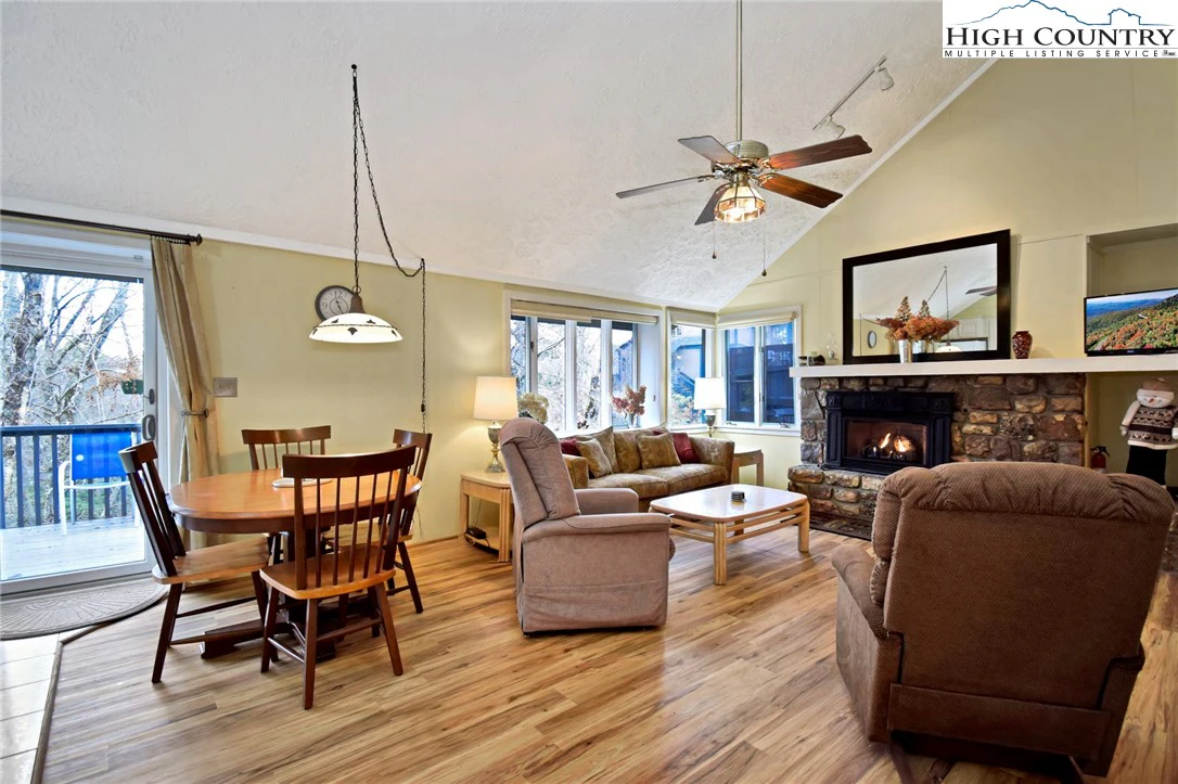 Image number 10 for the current listing